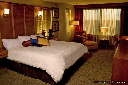Isle Casino Hotel Waterloo Room photo